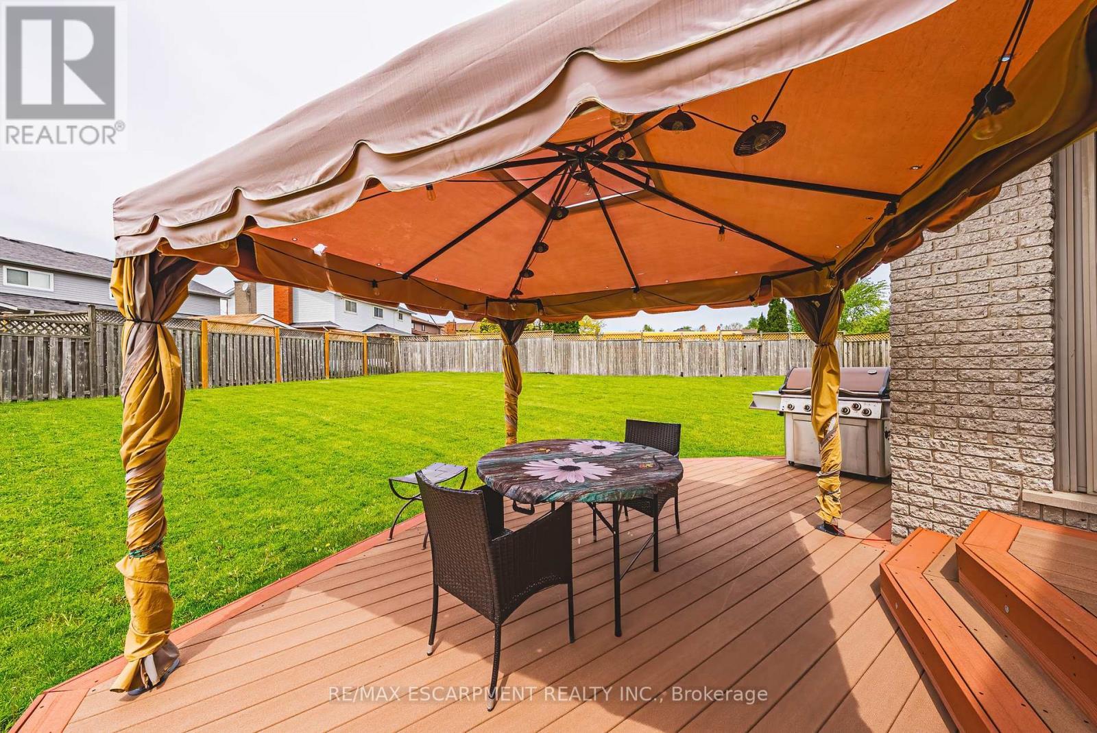 301 Parkwood Crescent, Hamilton, ON - Outdoor With Deck Patio Veranda