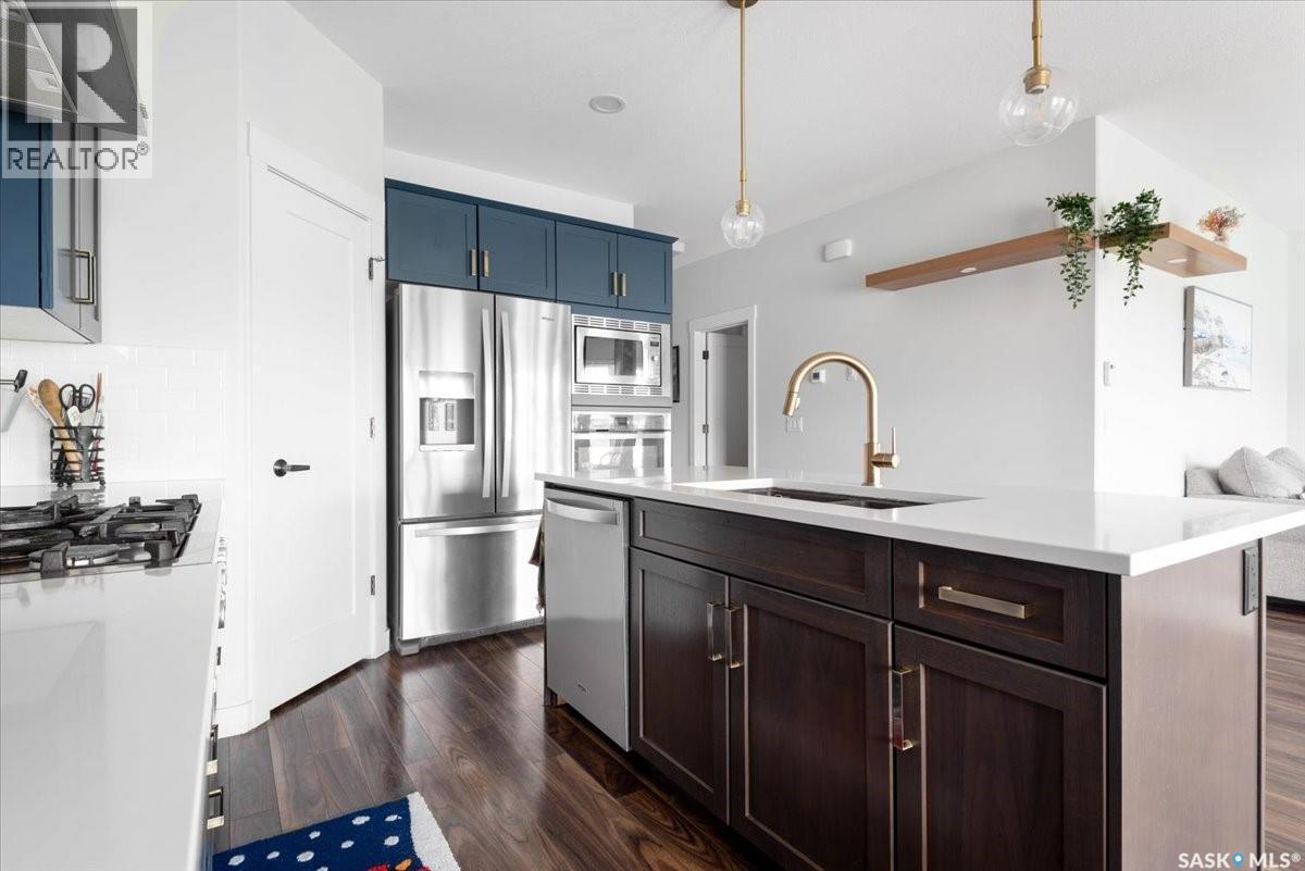 3628 Gee Crescent, Regina, SK - Indoor Photo Showing Kitchen With Upgraded Kitchen