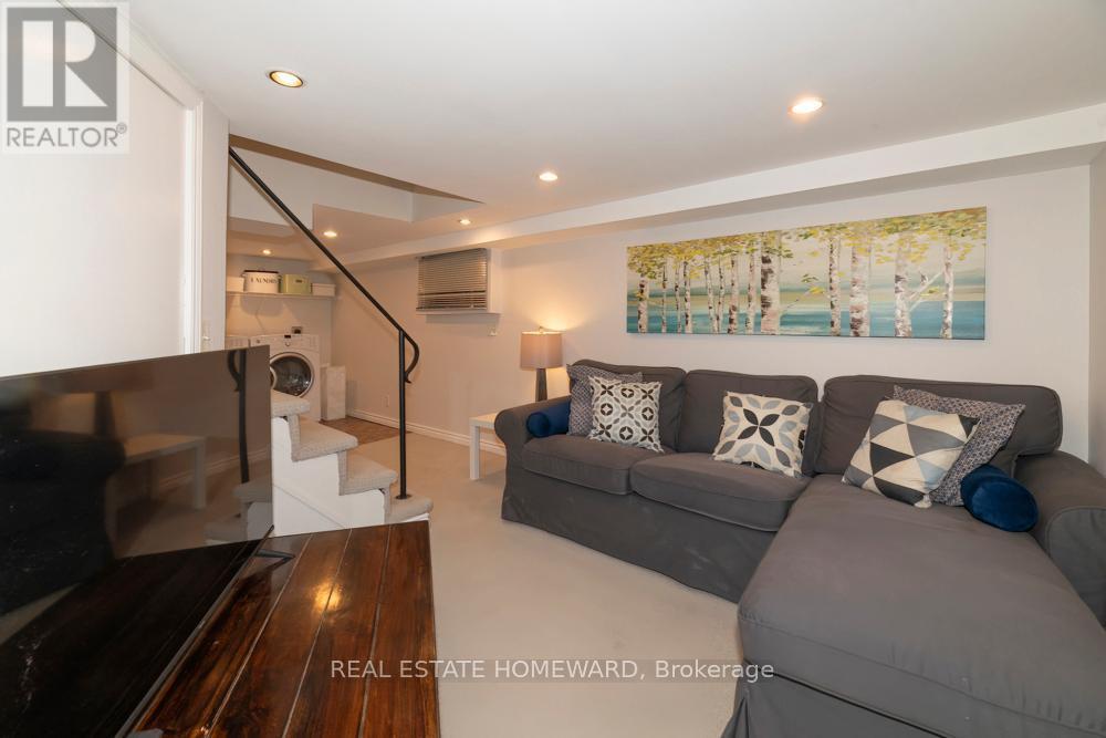 55 Devon Road, Toronto, ON - Indoor Photo Showing Living Room