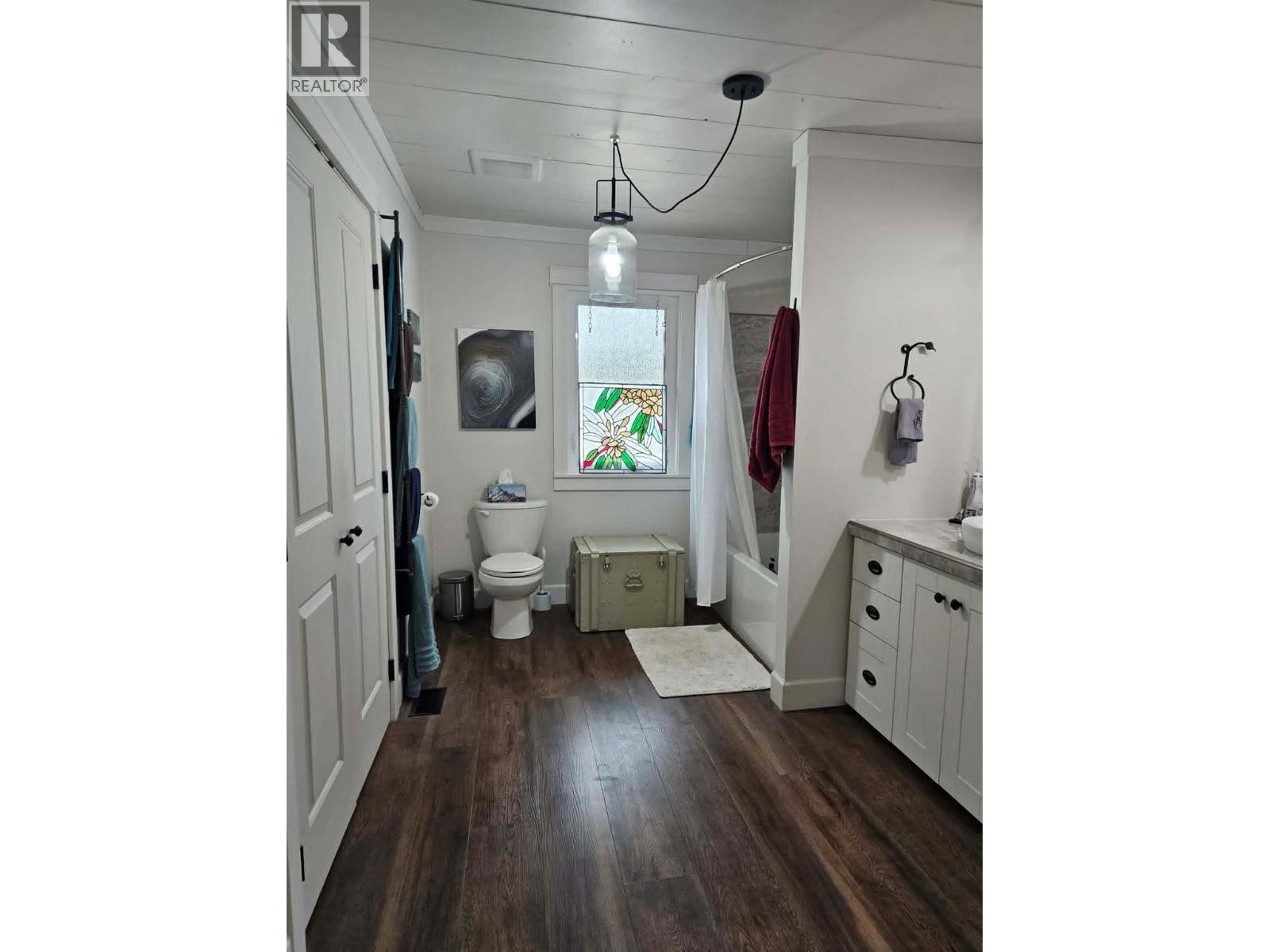 main bath - 270 Brash-Allen Road, Enderby, BC - Indoor