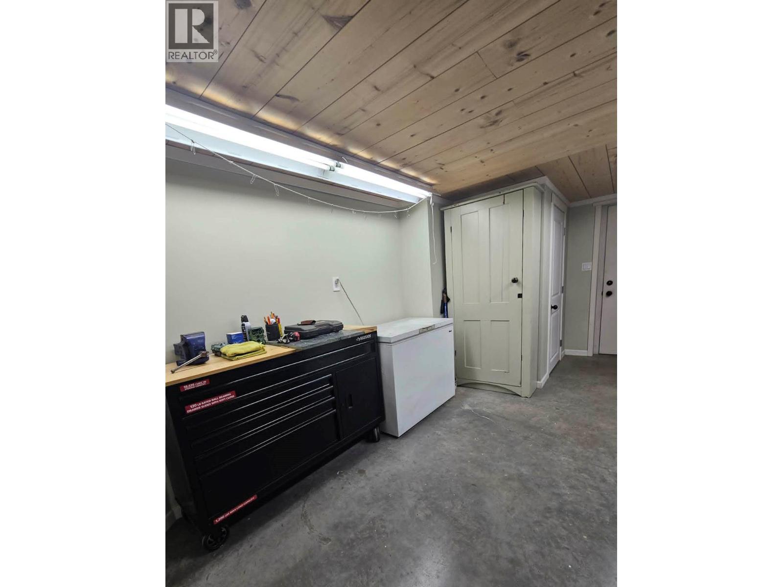 workbench in laundry room - 270 Brash-Allen Road, Enderby, BC - Indoor