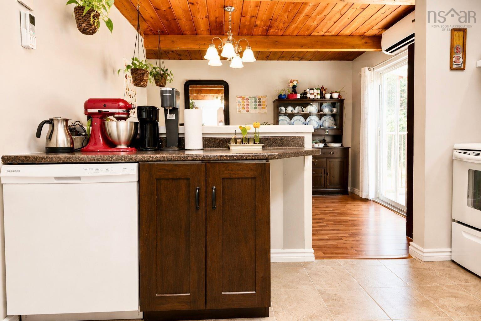 541 Arklow Drive, Dartmouth, NS - Indoor Photo Showing Kitchen