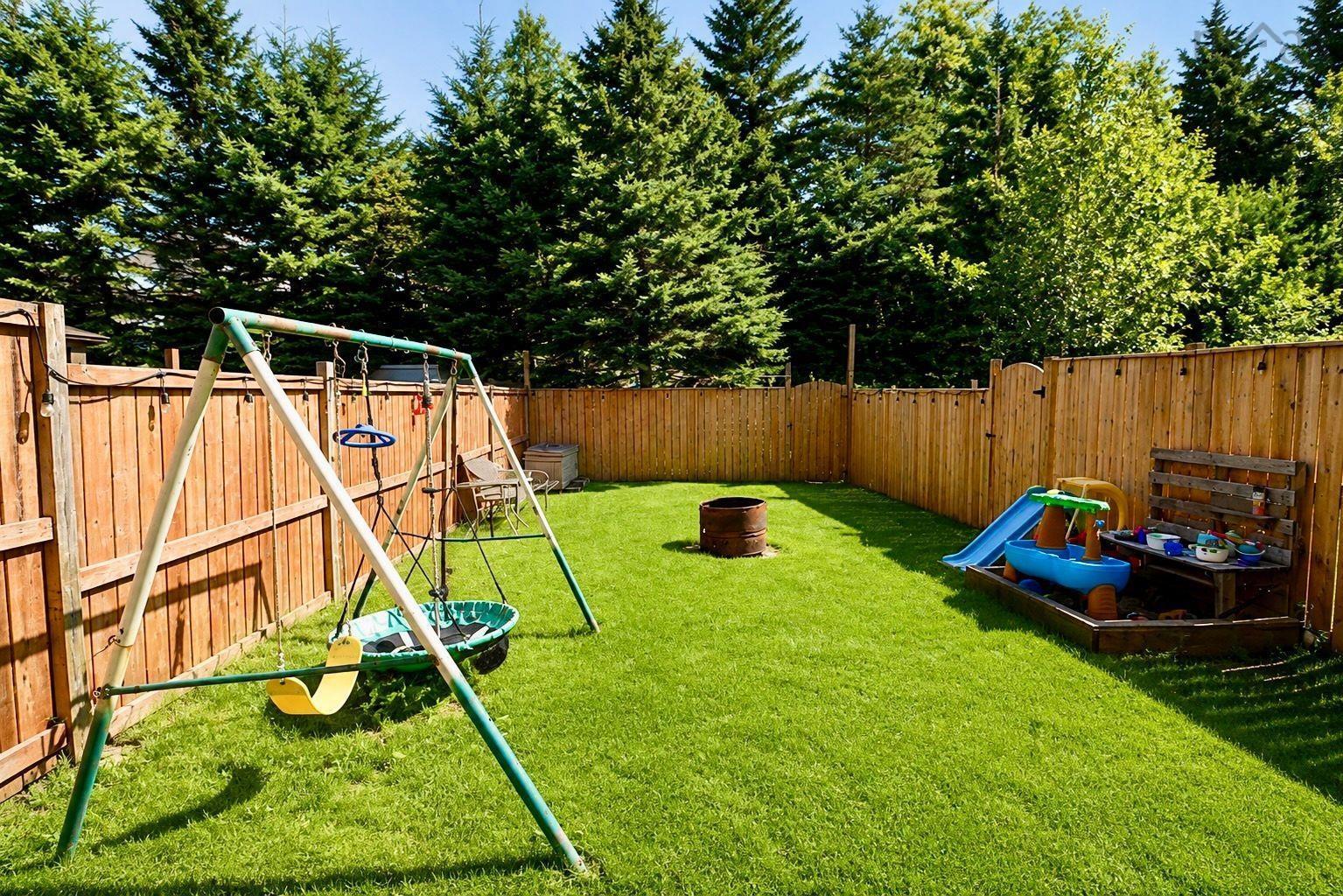 541 Arklow Drive, Dartmouth, NS - Outdoor With Backyard
