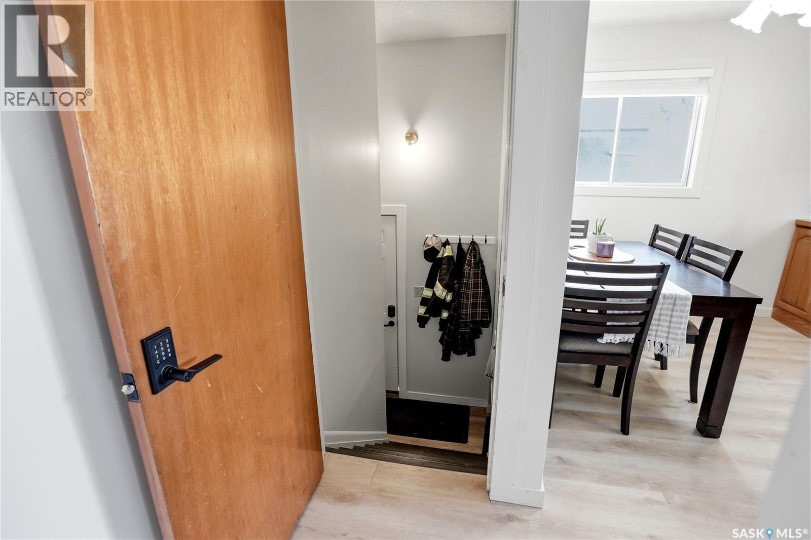 1306 6Th Avenue N, Saskatoon, SK - Indoor