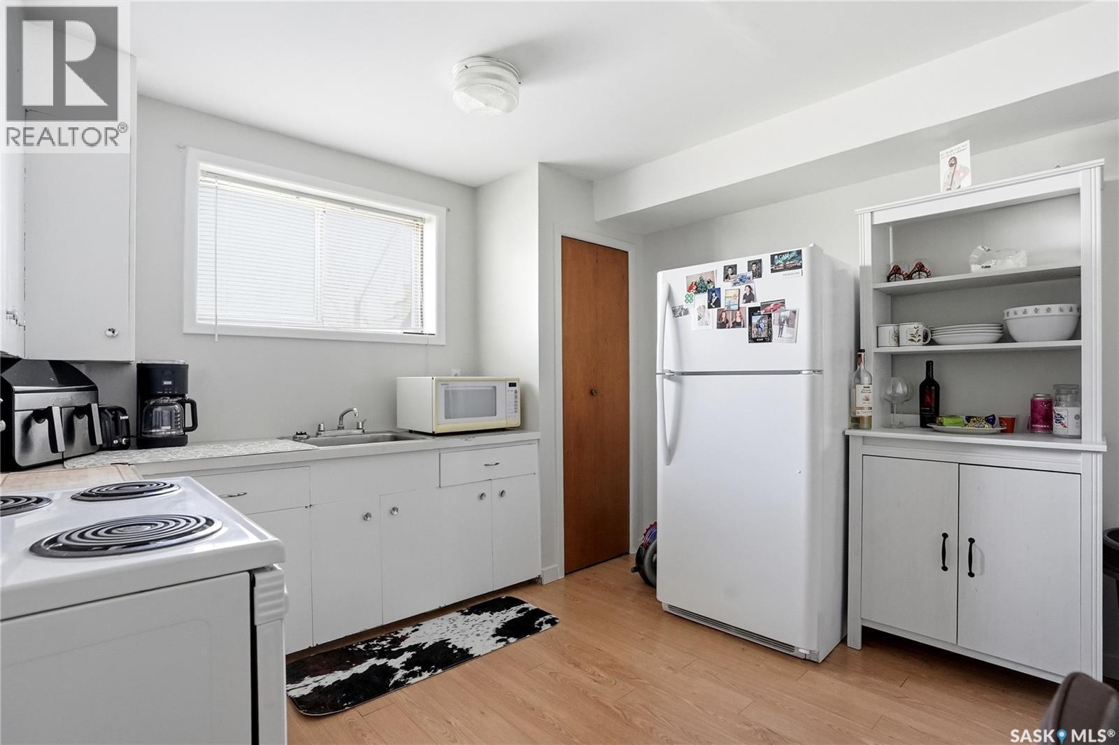 1306 6Th Avenue N, Saskatoon, SK - Indoor Photo Showing Kitchen