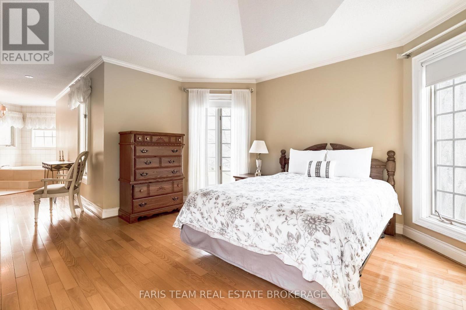 4 Mills Circle, Springwater, ON - Indoor Photo Showing Bedroom