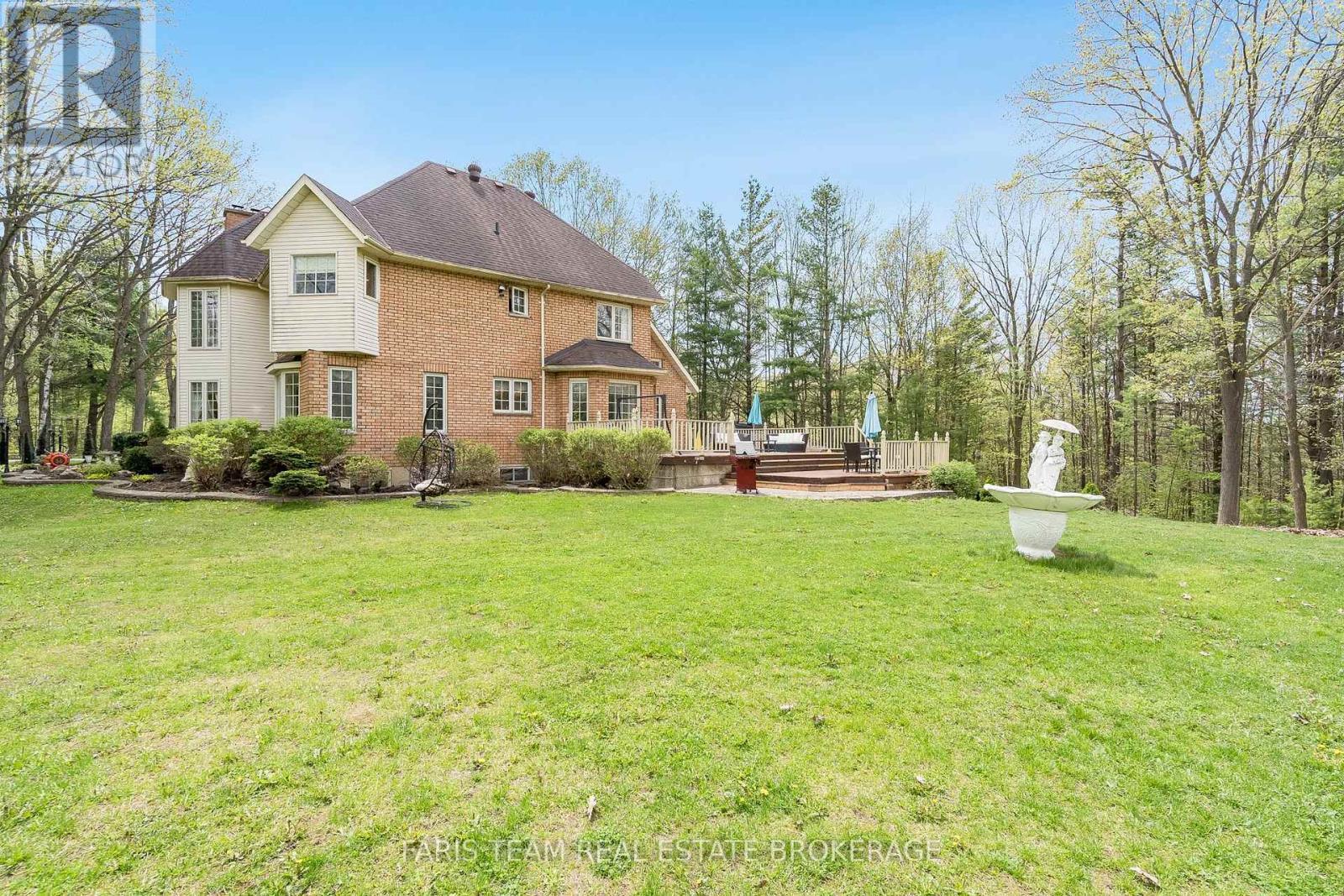 4 Mills Circle, Springwater, ON - Outdoor