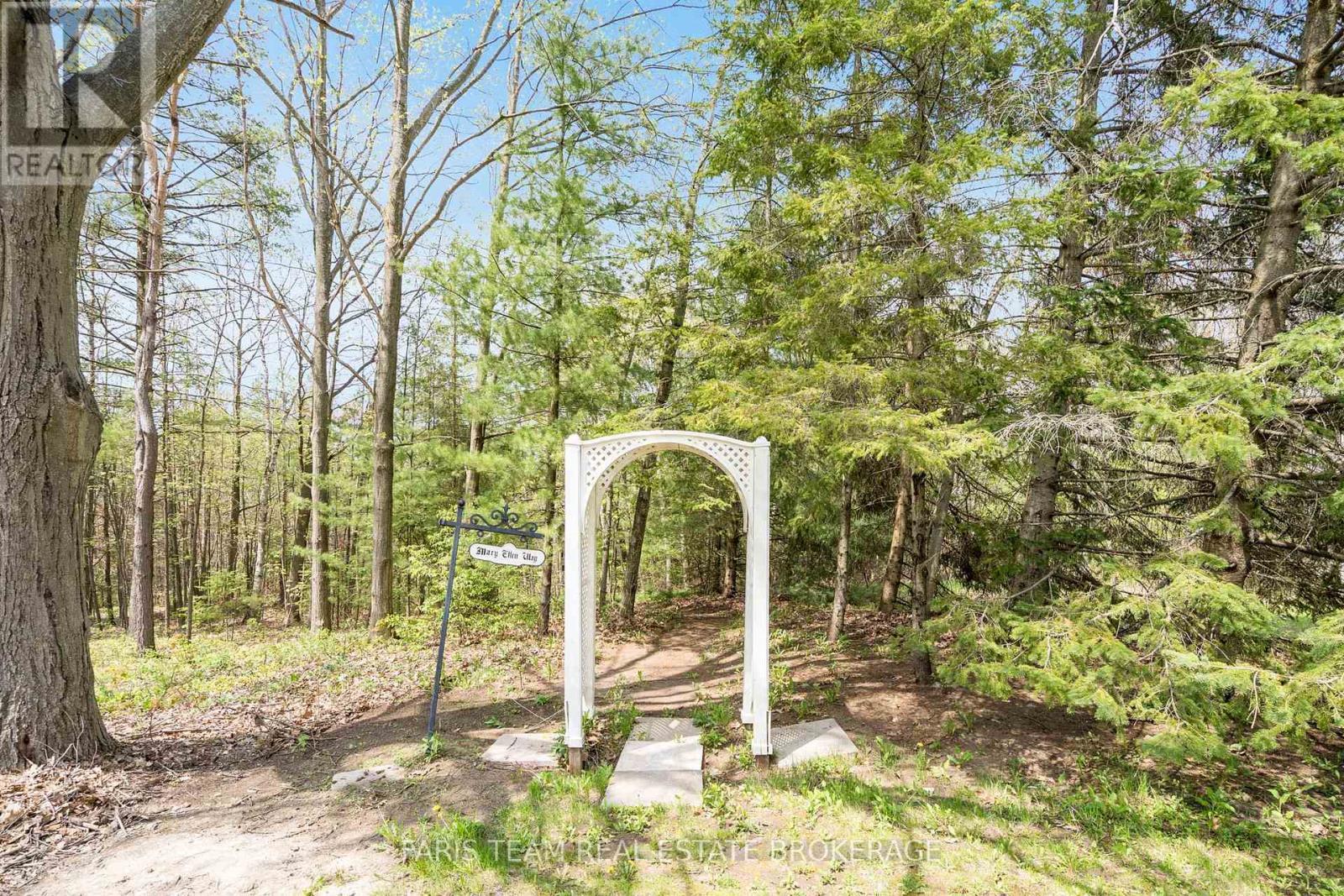 4 Mills Circle, Springwater, ON - Outdoor