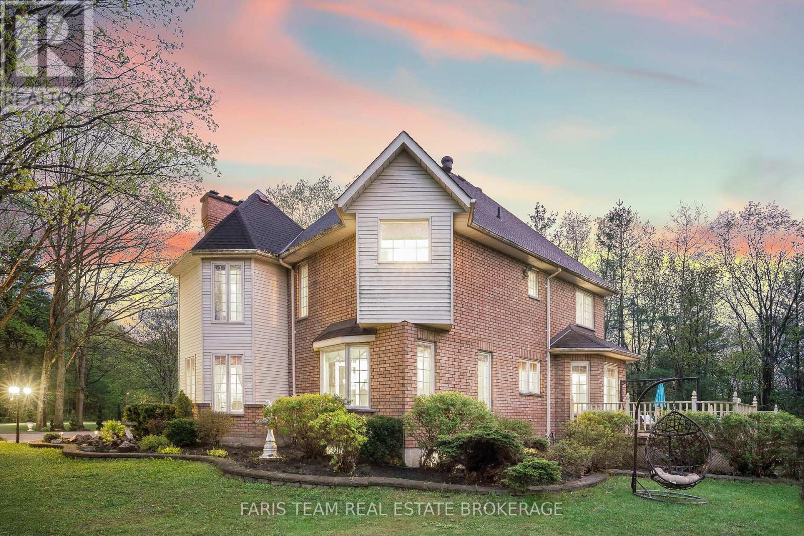 4 Mills Circle, Springwater, ON - Outdoor