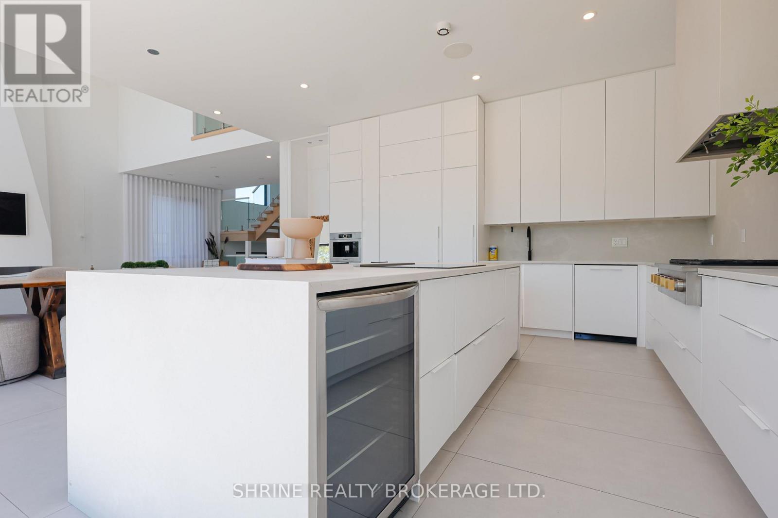 228 Edgewater Boulevard, Middlesex Centre, ON - Indoor Photo Showing Kitchen