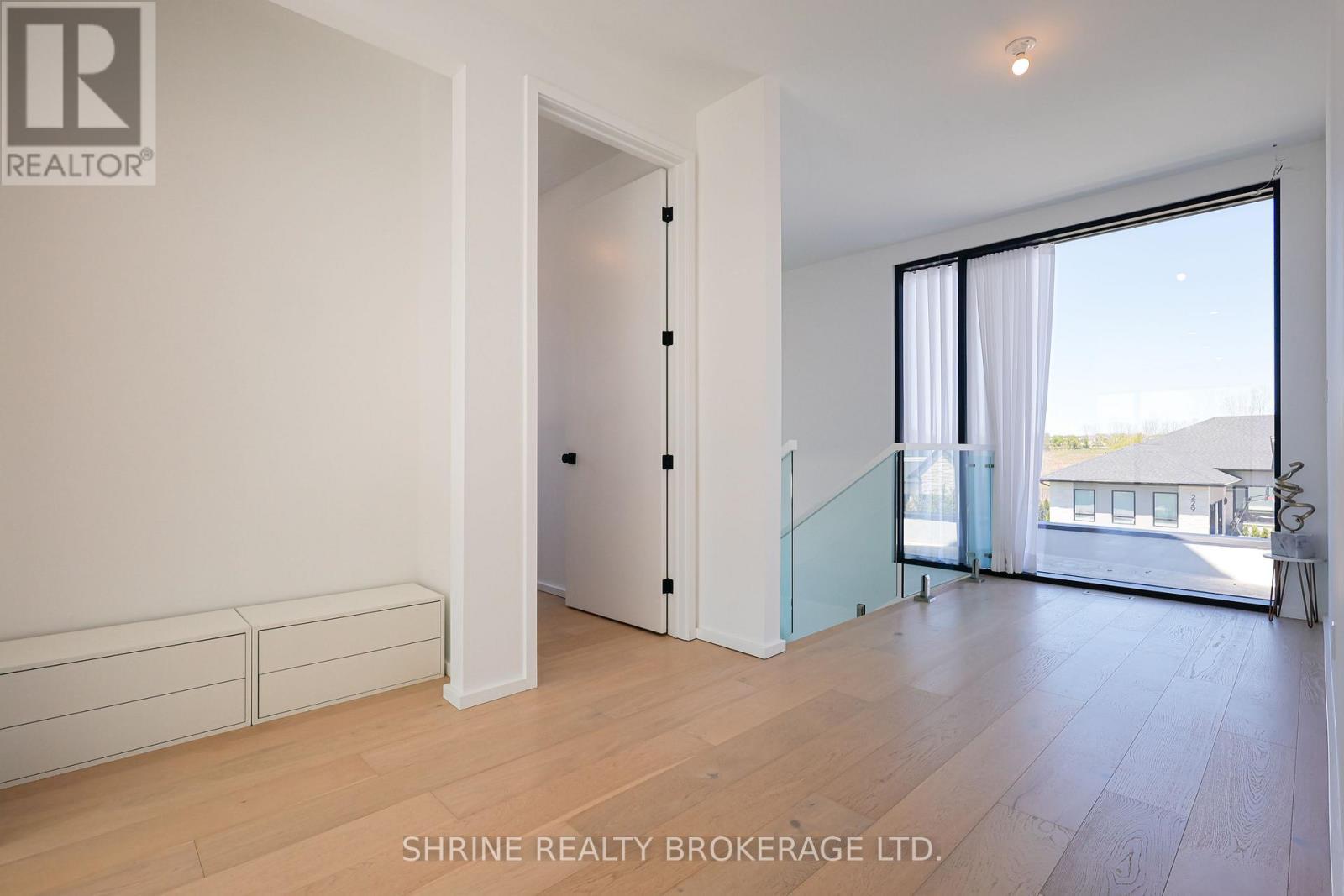 228 Edgewater Boulevard, Middlesex Centre, ON - Indoor Photo Showing Other Room