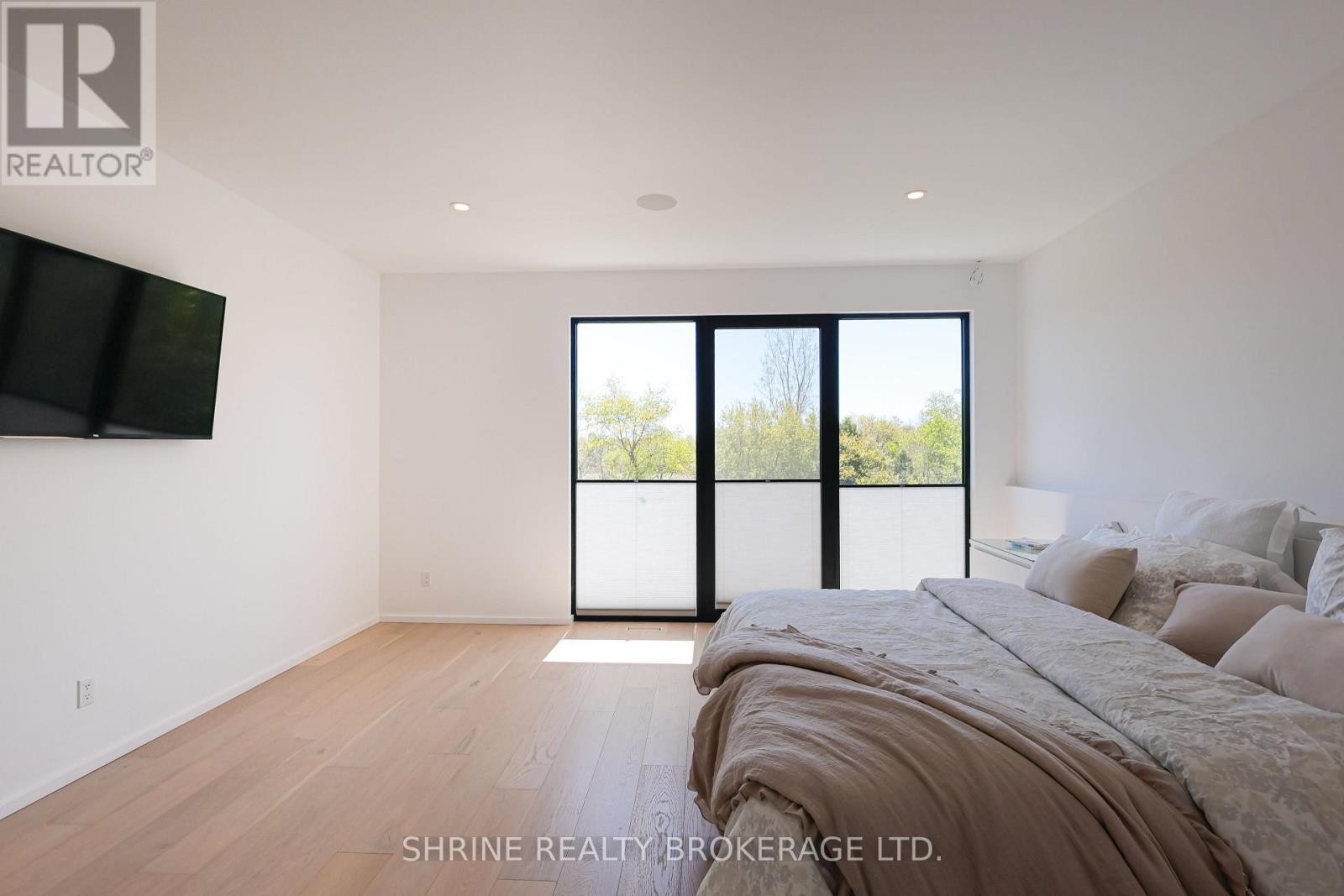 228 Edgewater Boulevard, Middlesex Centre, ON - Indoor Photo Showing Bedroom