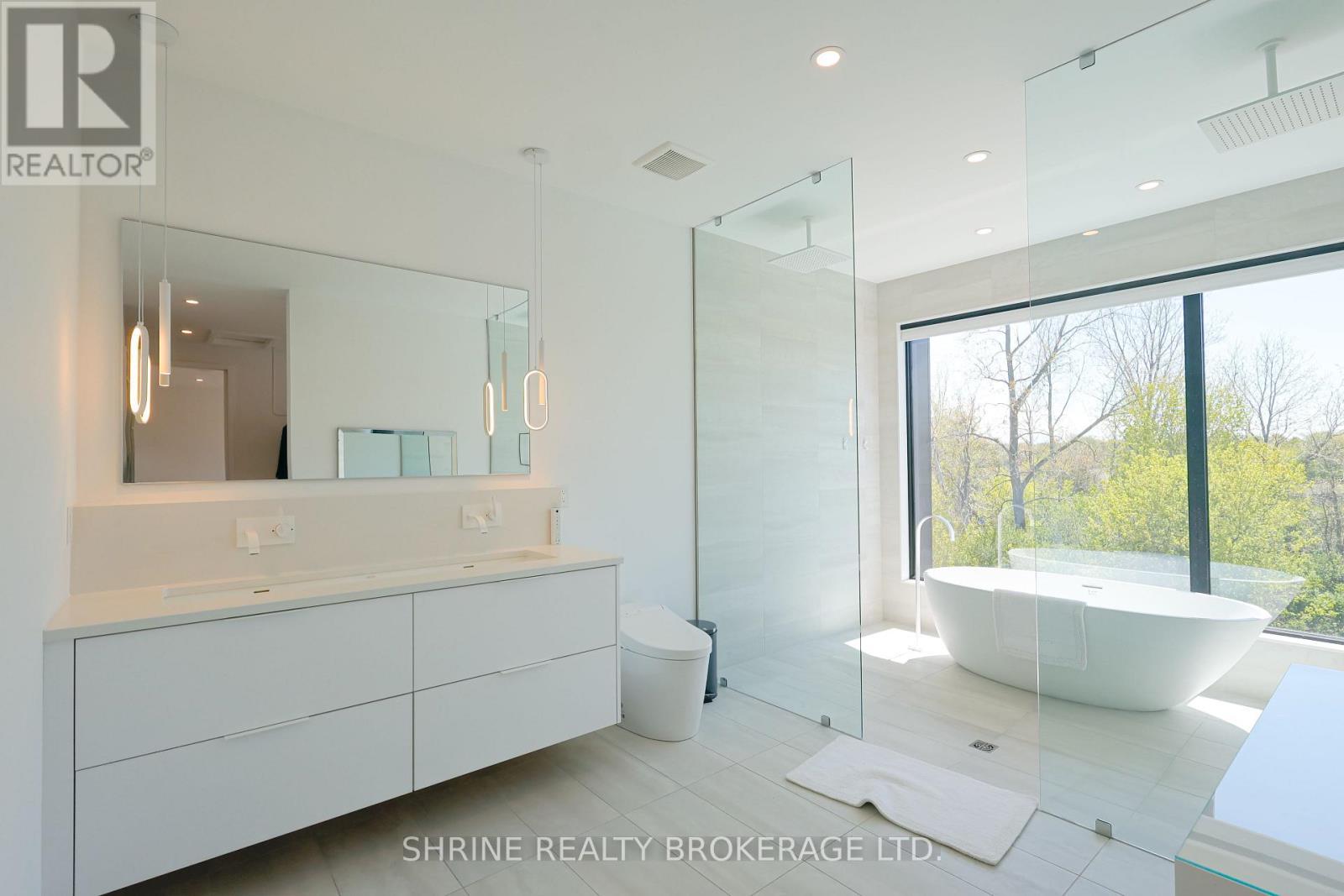 228 Edgewater Boulevard, Middlesex Centre, ON - Indoor Photo Showing Bathroom