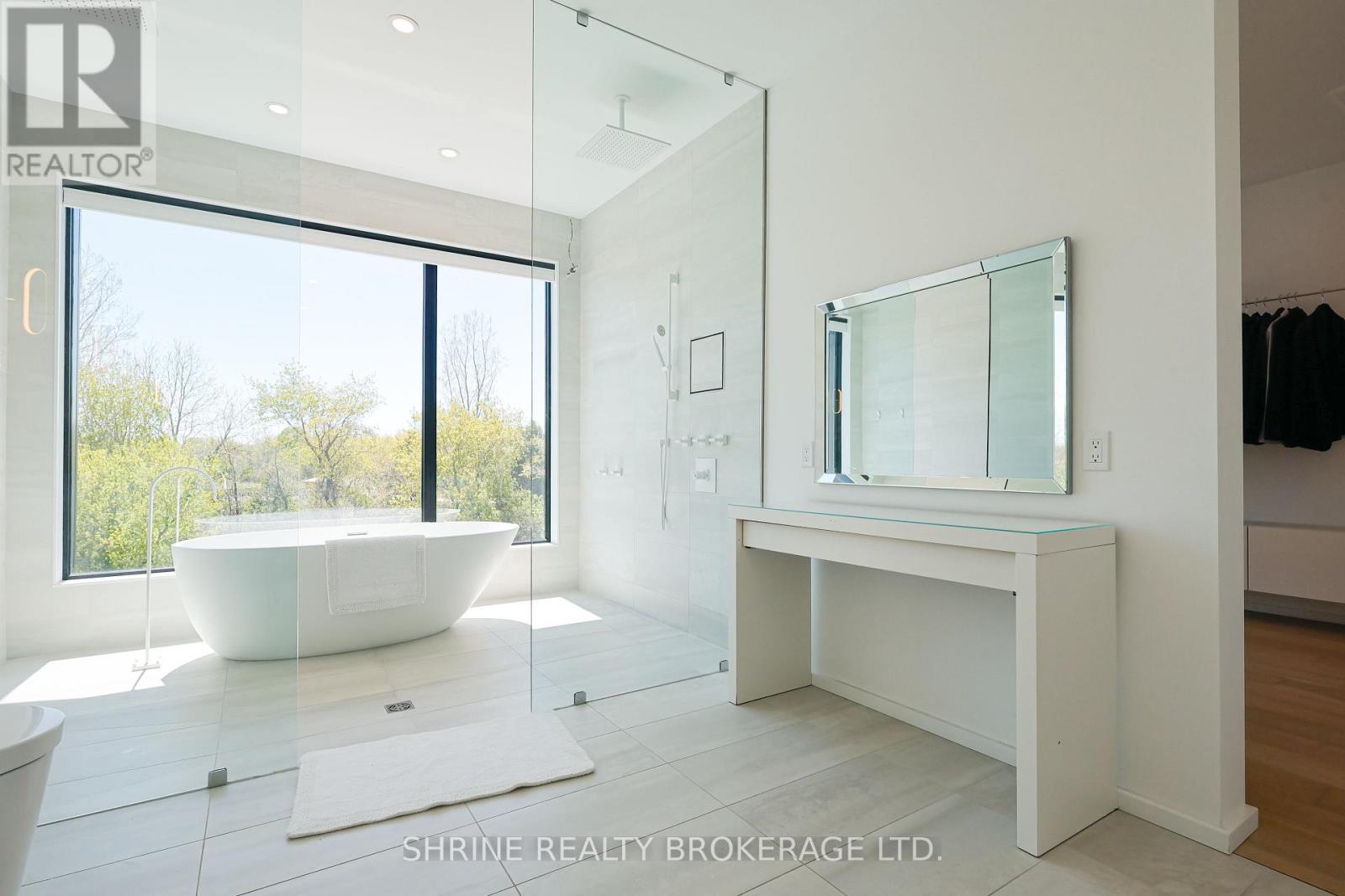 228 Edgewater Boulevard, Middlesex Centre, ON - Indoor Photo Showing Other Room
