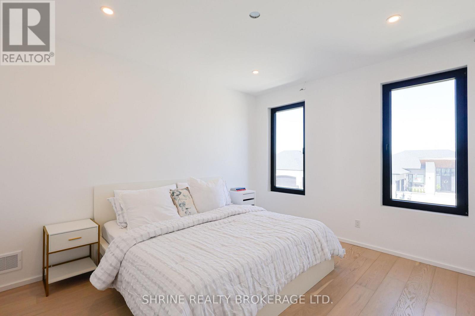 228 Edgewater Boulevard, Middlesex Centre, ON - Indoor Photo Showing Bedroom
