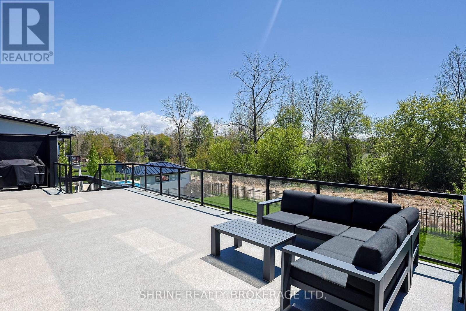 228 Edgewater Boulevard, Middlesex Centre, ON - Outdoor
