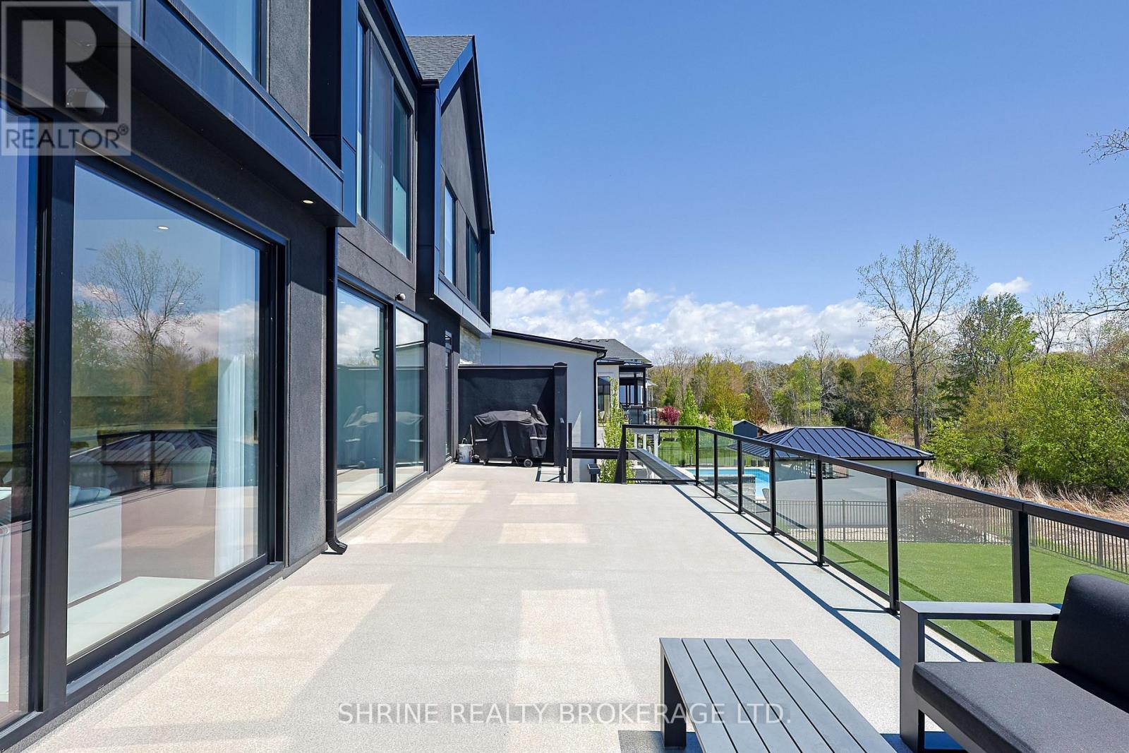228 Edgewater Boulevard, Middlesex Centre, ON - Outdoor With Exterior