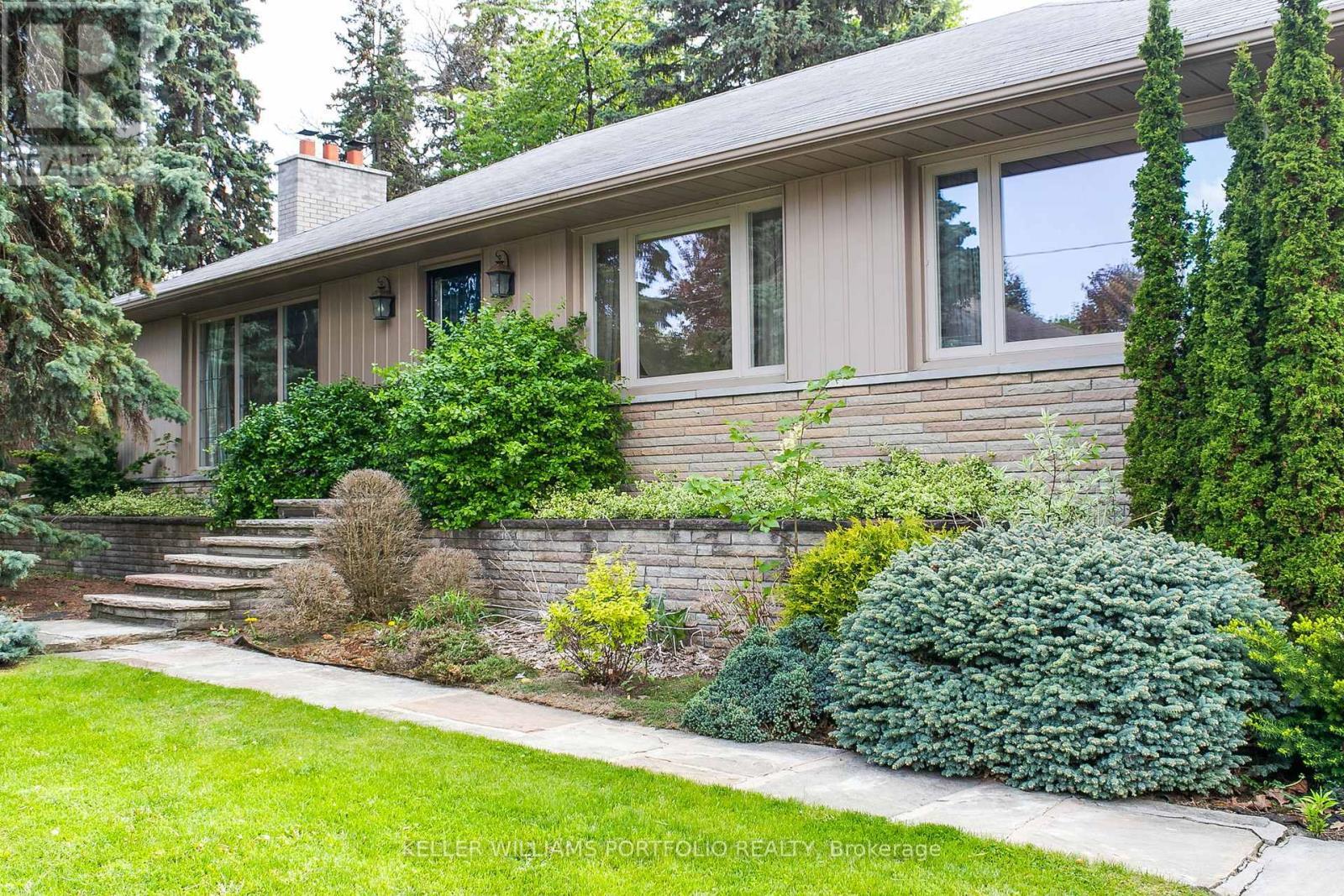 29 Winlock Park, Toronto, ON - Outdoor
