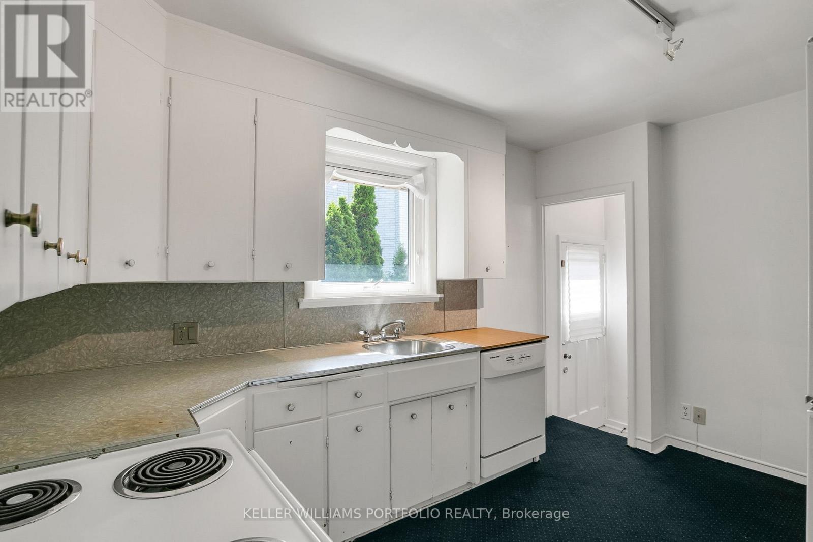 29 Winlock Park, Toronto, ON - Indoor Photo Showing Kitchen