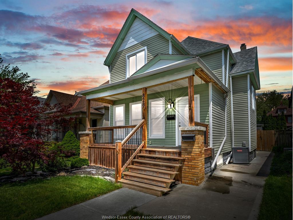 828 Lincoln, Windsor, ON