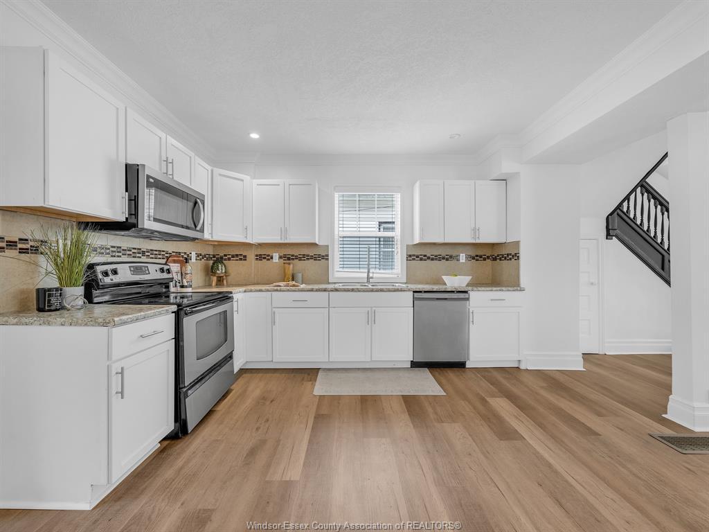 828 Lincoln, Windsor, ON