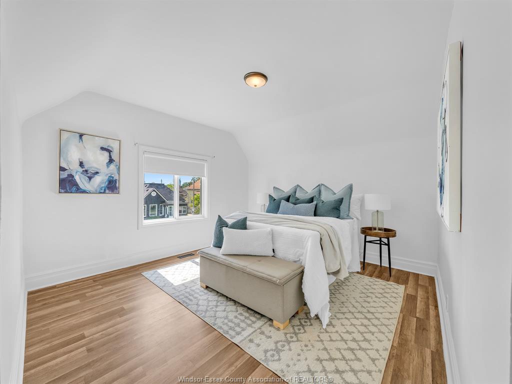 828 Lincoln, Windsor, ON