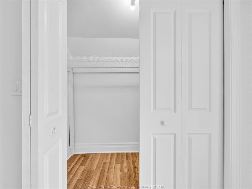 828 Lincoln, Windsor, ON
