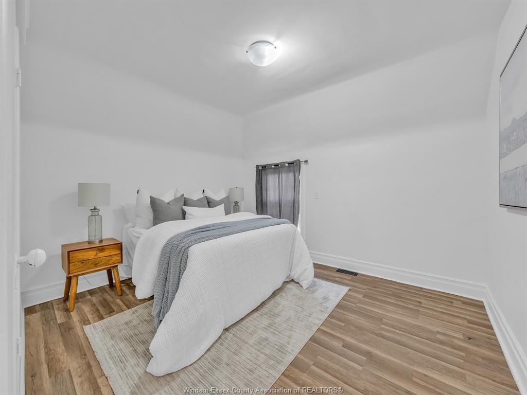 828 Lincoln, Windsor, ON