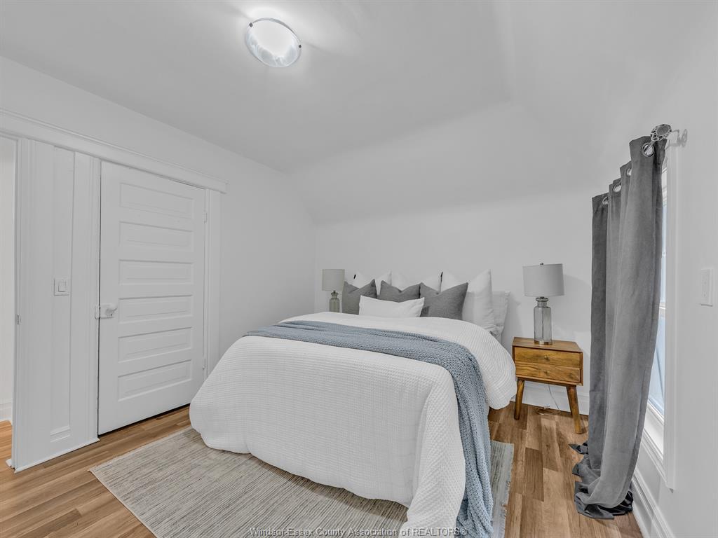 828 Lincoln, Windsor, ON