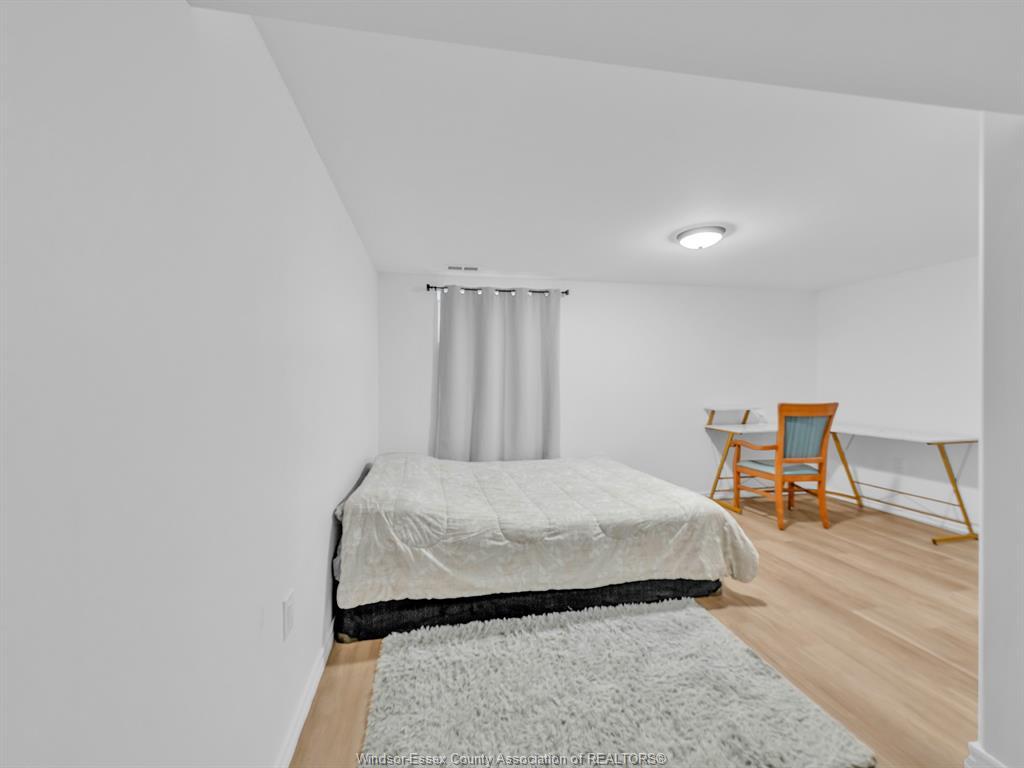 828 Lincoln, Windsor, ON