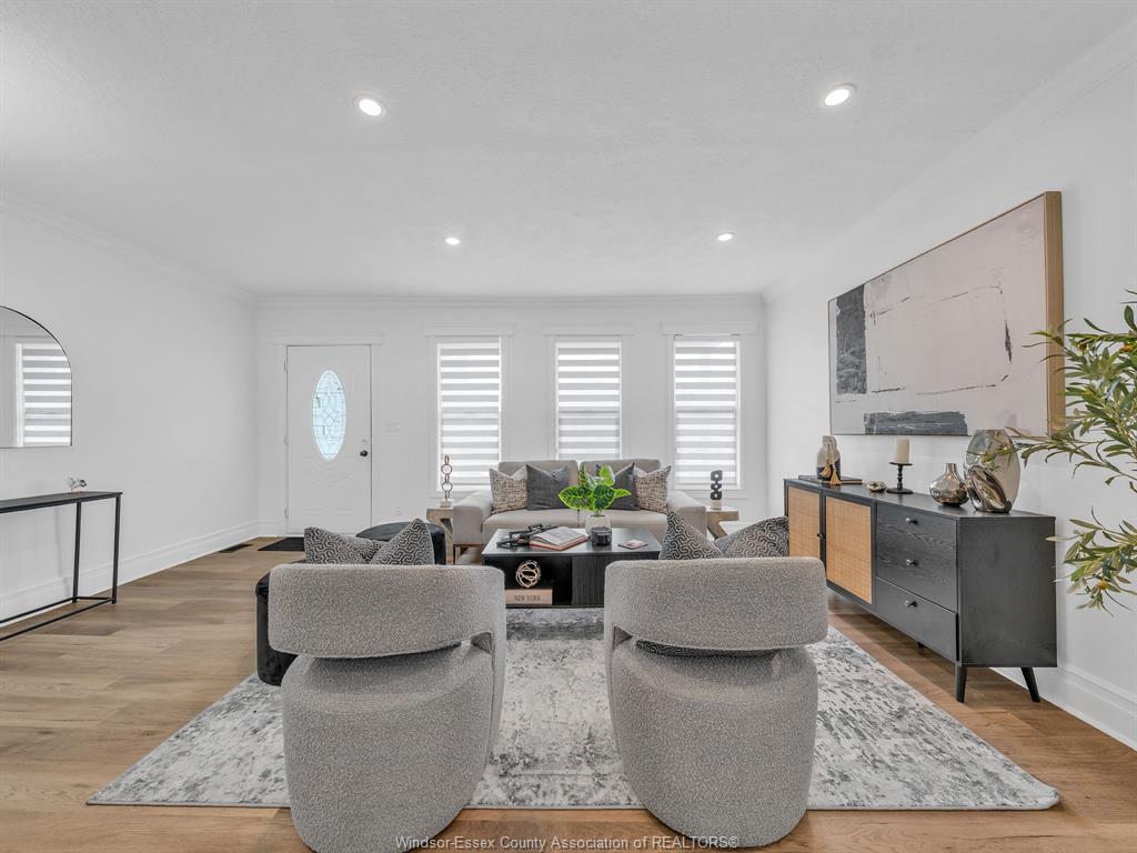 828 Lincoln, Windsor, ON
