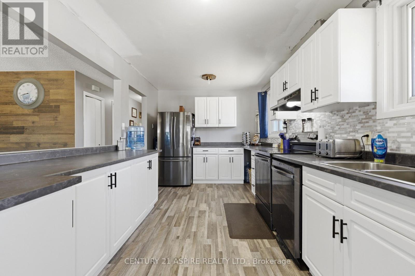 93 Frontenac Crescent, Deep River, ON - Indoor Photo Showing Kitchen With Double Sink With Upgraded Kitchen