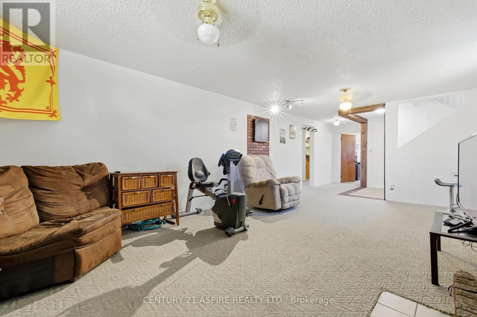 93 Frontenac Crescent, Deep River, ON - Indoor