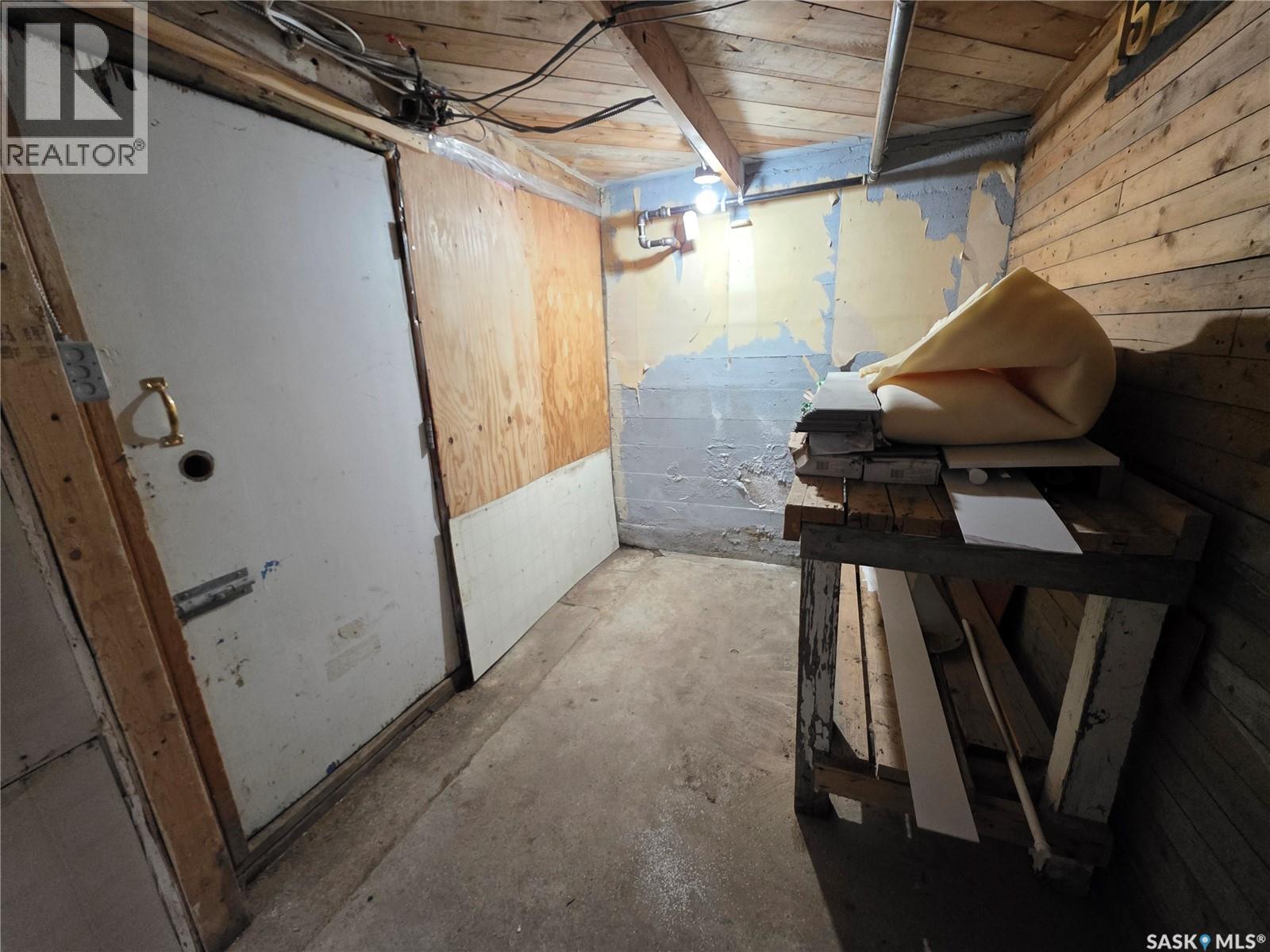 478 3Rd Avenue Nw, Swift Current, SK - Indoor Photo Showing Basement