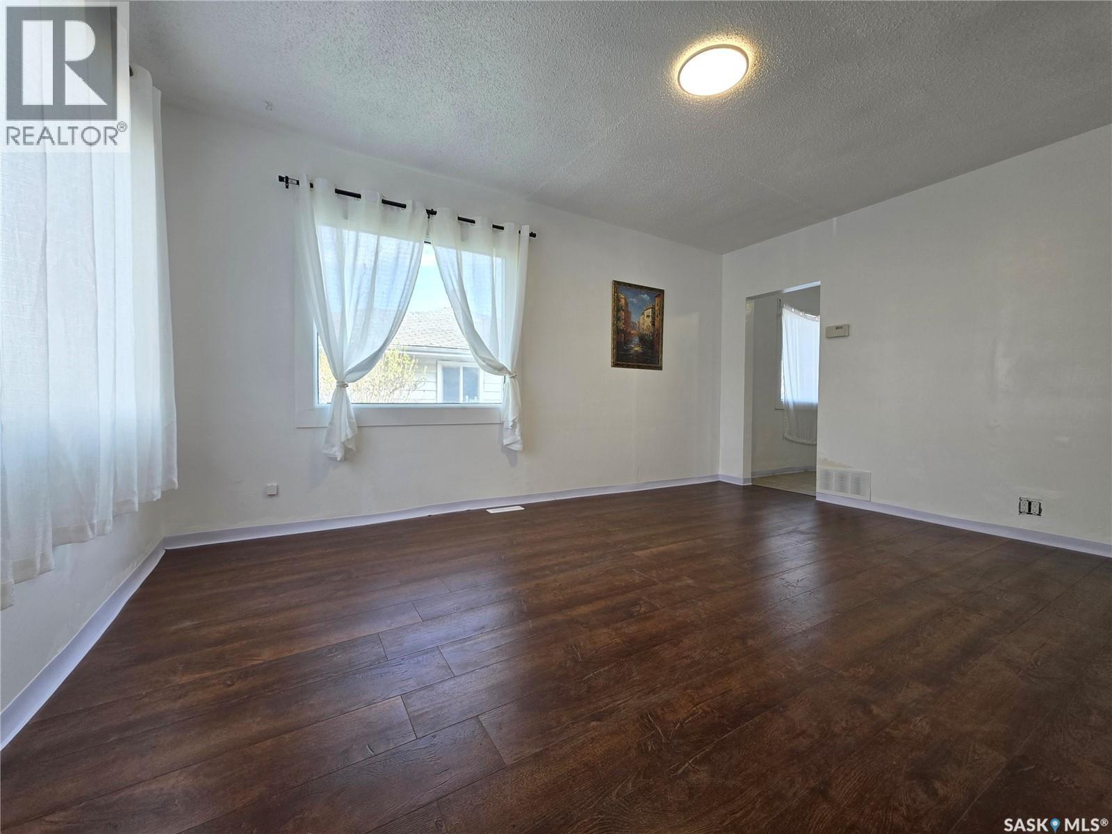 478 3Rd Avenue Nw, Swift Current, SK - Indoor Photo Showing Other Room