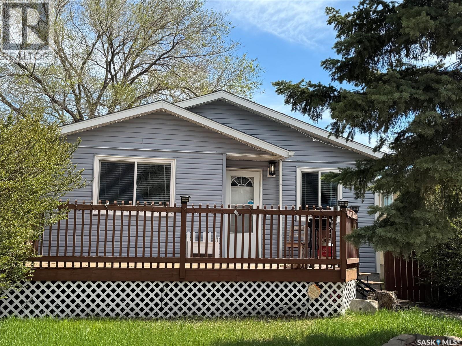 43 Marshall Crescent, Regina, SK - Outdoor With Deck Patio Veranda