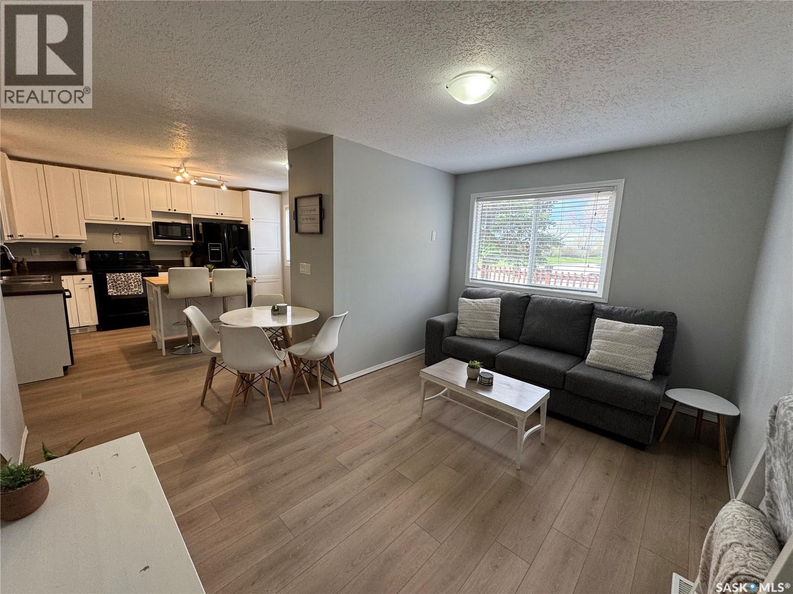 43 Marshall Crescent, Regina, SK - Indoor