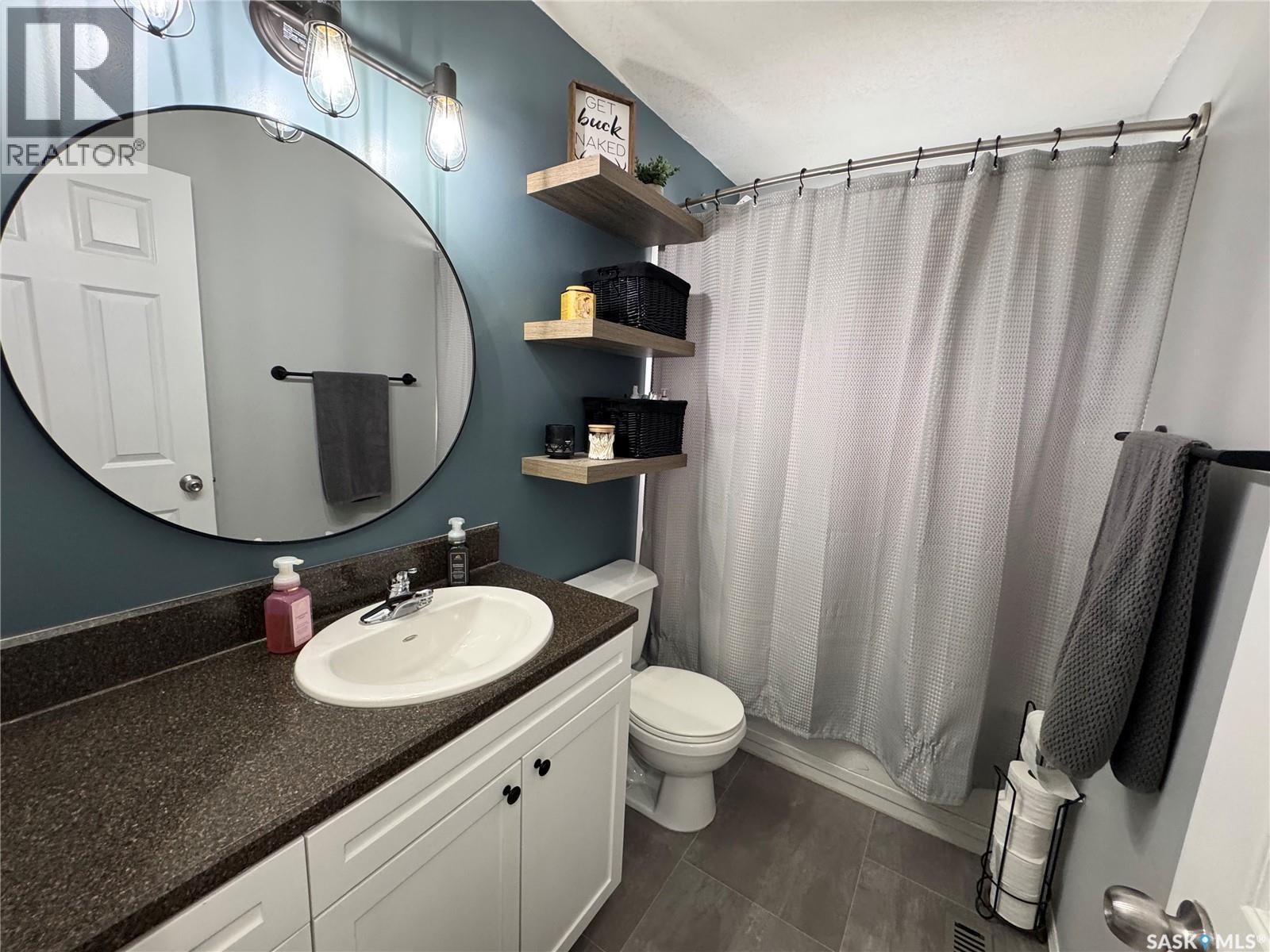 43 Marshall Crescent, Regina, SK - Indoor Photo Showing Bathroom