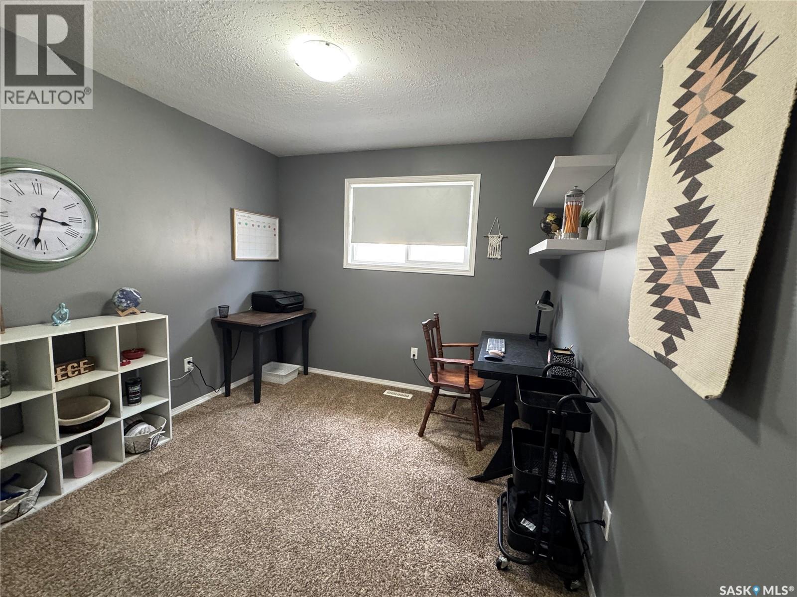 43 Marshall Crescent, Regina, SK - Indoor