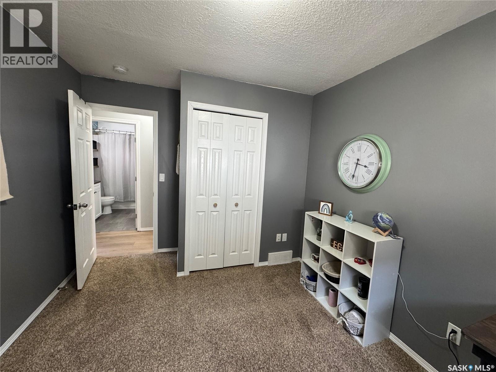 43 Marshall Crescent, Regina, SK - Indoor