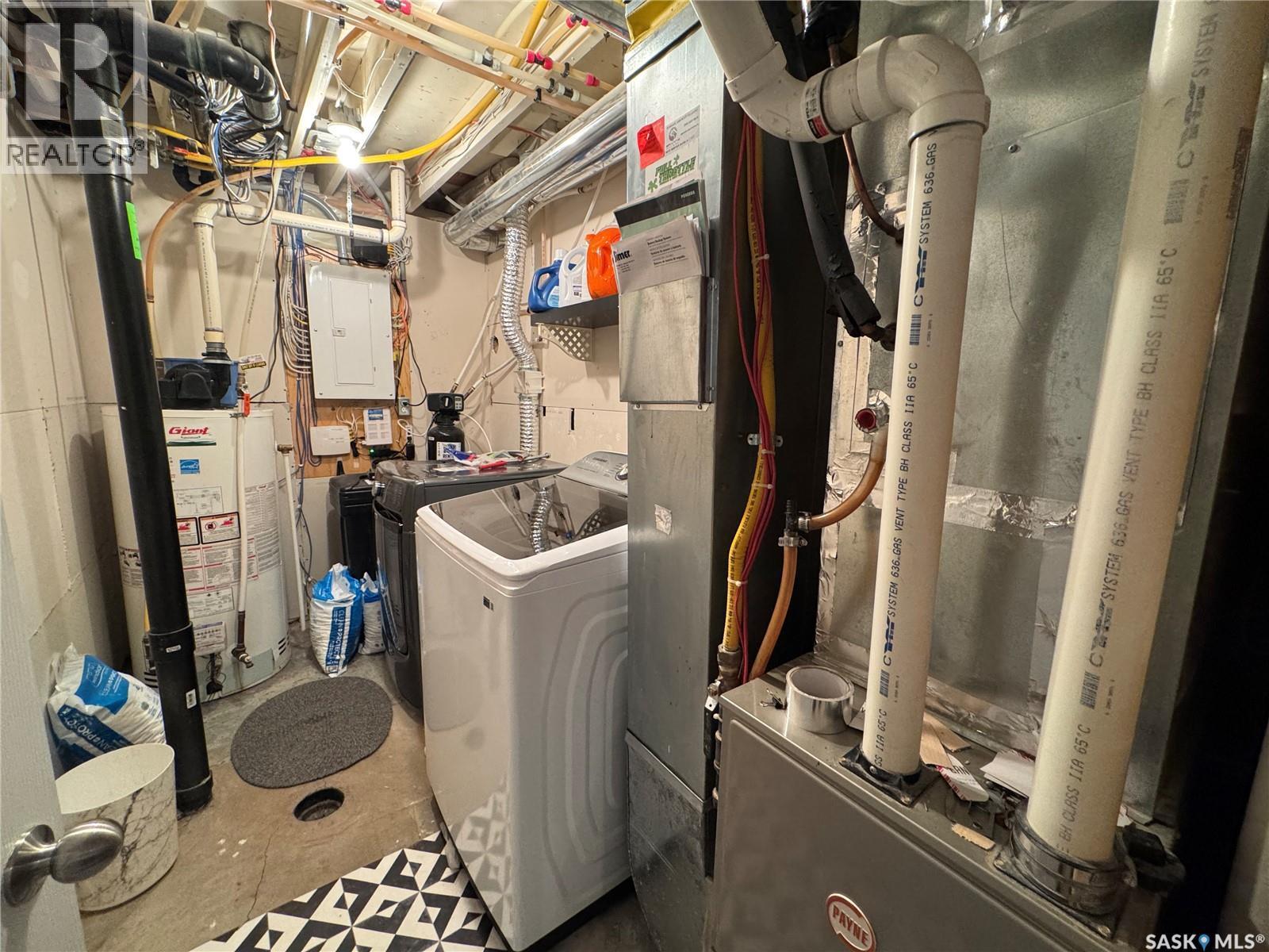 43 Marshall Crescent, Regina, SK - Indoor