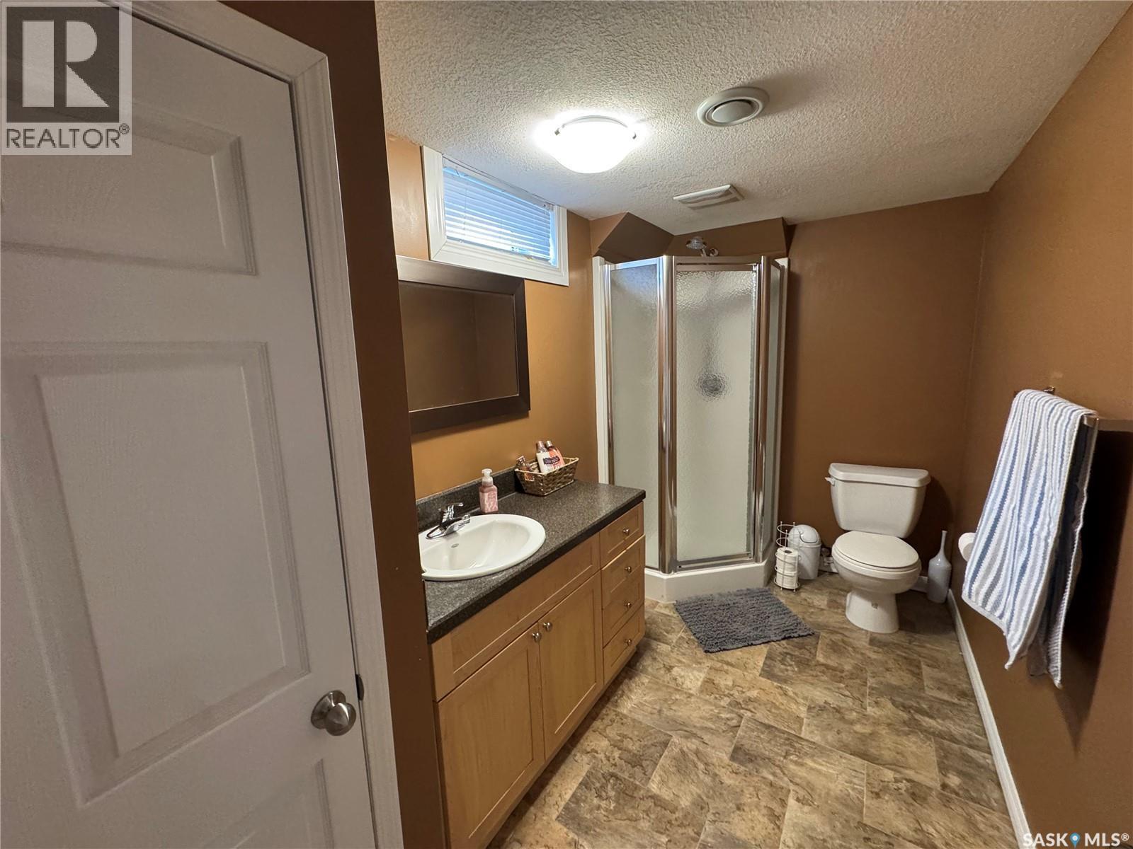 43 Marshall Crescent, Regina, SK - Indoor Photo Showing Bathroom