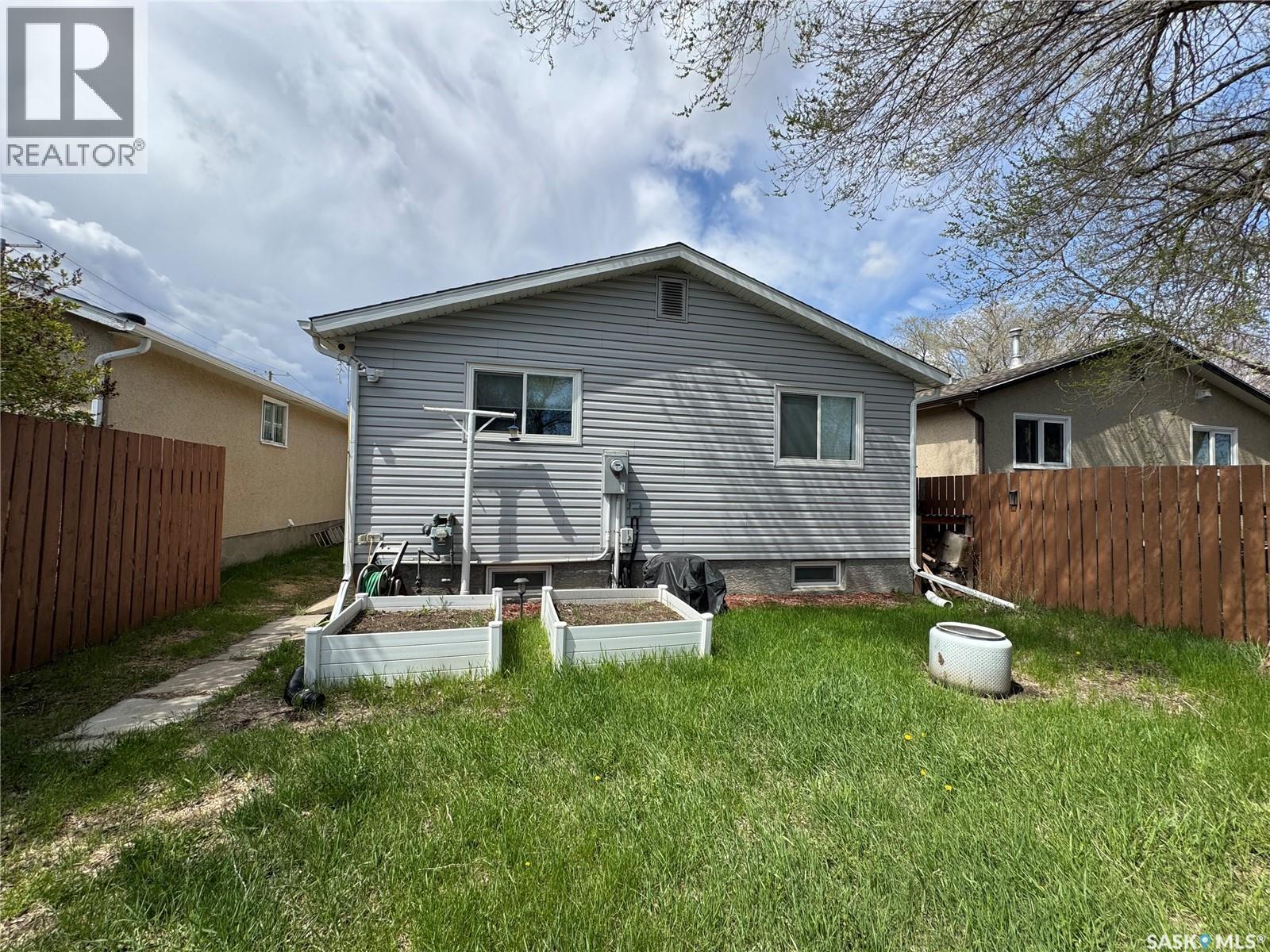43 Marshall Crescent, Regina, SK - Outdoor