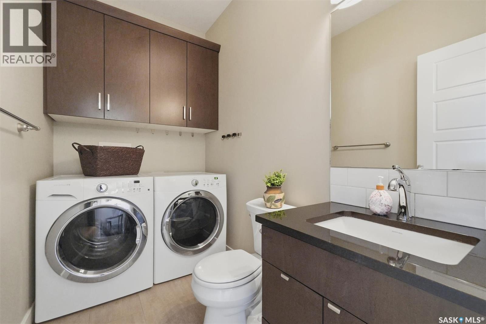 530 Maple Crescent, Warman, SK - Indoor Photo Showing Laundry Room