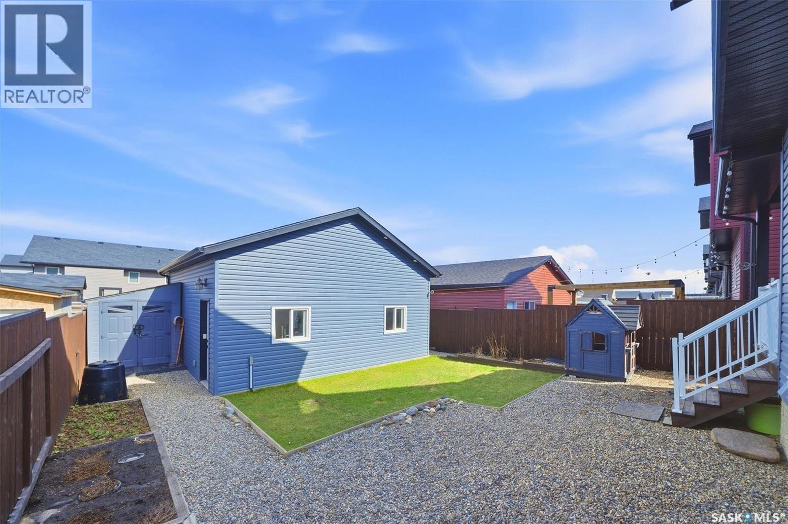 530 Maple Crescent, Warman, SK - Outdoor