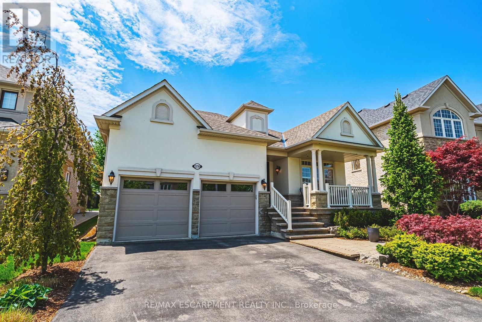 2178 Berwick Drive, Burlington, ON - Outdoor With Facade