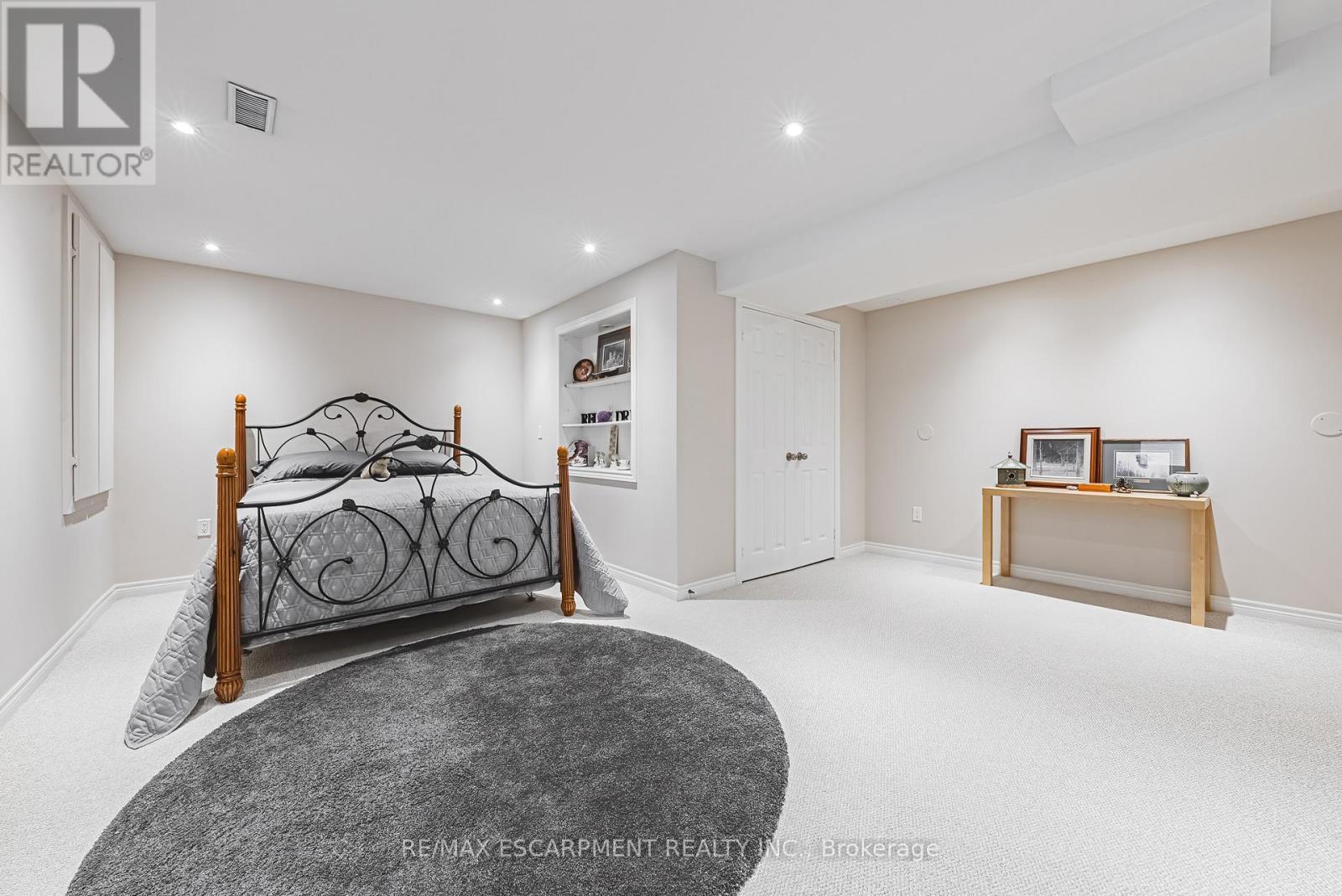 2178 Berwick Drive, Burlington, ON - Indoor