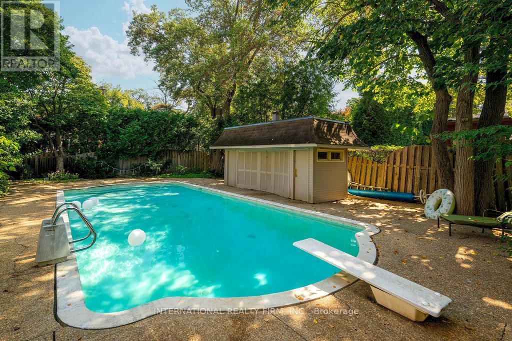 122 Willingdon Road, Ottawa, ON - Outdoor With In Ground Pool With Backyard
