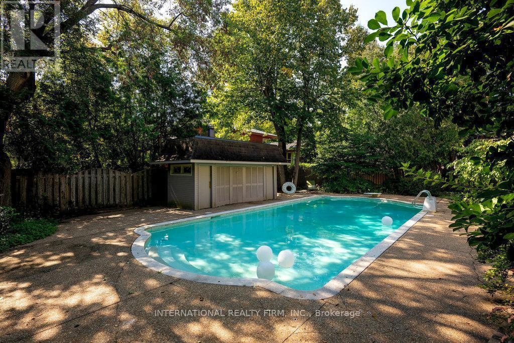 122 Willingdon Road, Ottawa, ON - Outdoor With In Ground Pool With Backyard
