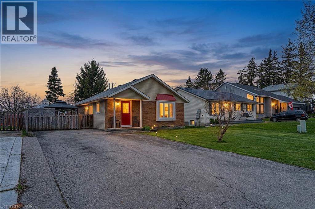 8 Abbott Lane, Cayuga, ON - Outdoor